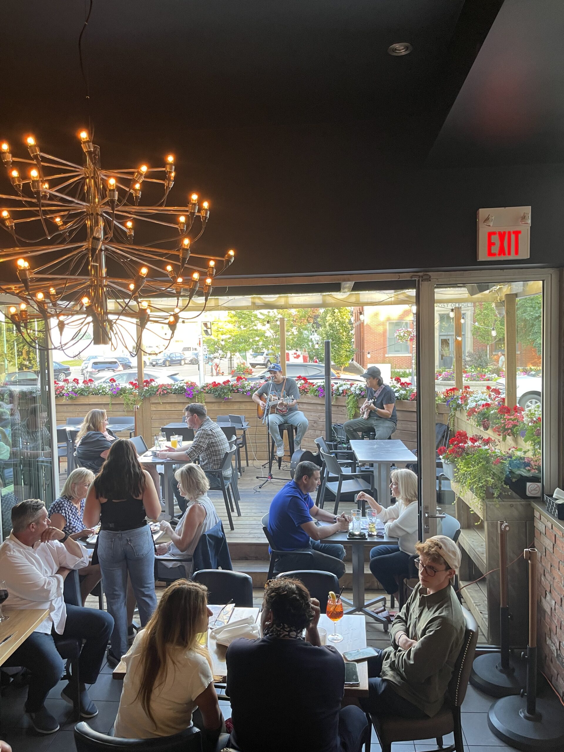 Dining room at Pump House Grille Co. in Port Credit — neighbourhood restaurant on the Lakeshore, Mississauga